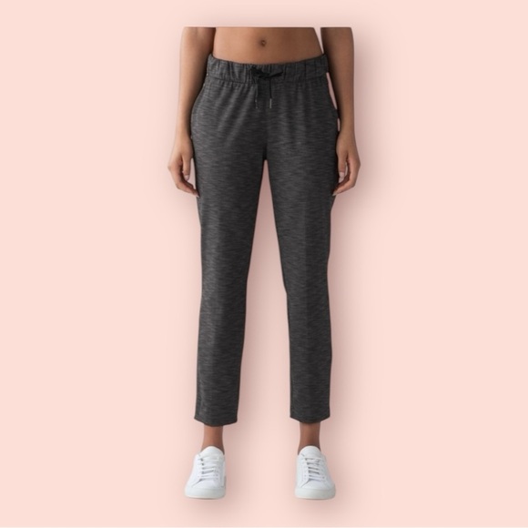 Lululemon On The Fly‎ Pant (28") Heathered Black size 4 - Picture 1 of 10